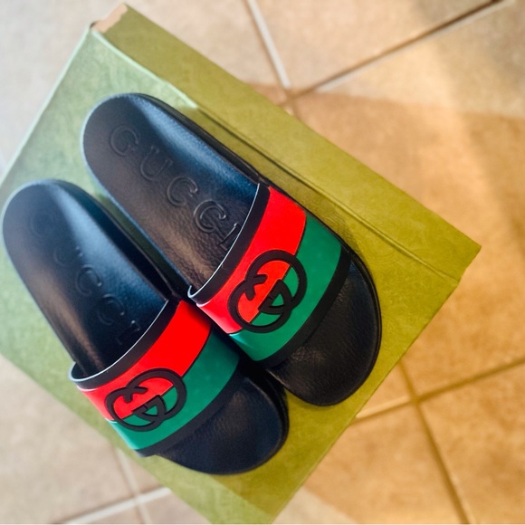 Gucci Black Slides with Red and Green Stripes ‘Interlocking G’ - Picture 4 of 6